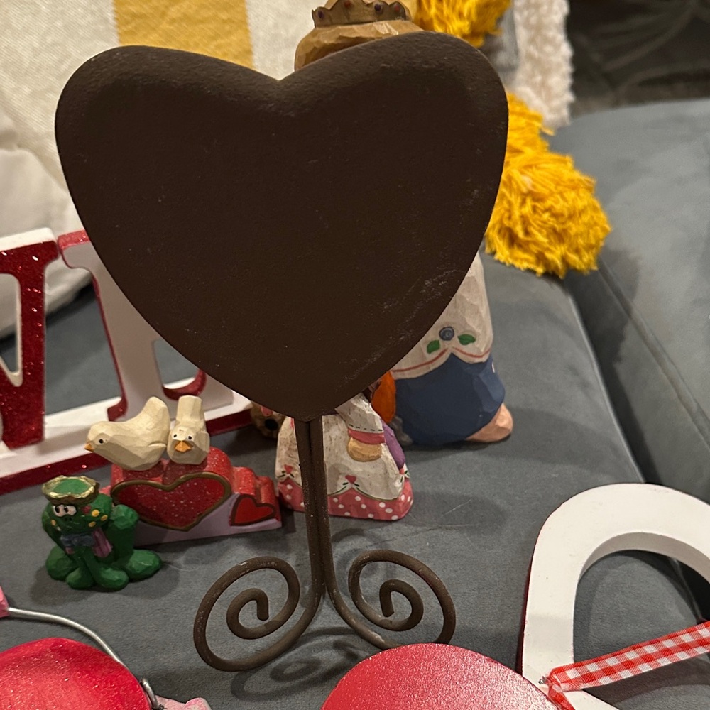 Valentine's Day Heart Decor Set - Picture 7 of 16